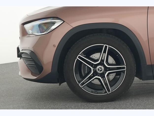 MERCEDES-BENZ GLA 180 d AMG Pack Night PREMIUM PLUS  