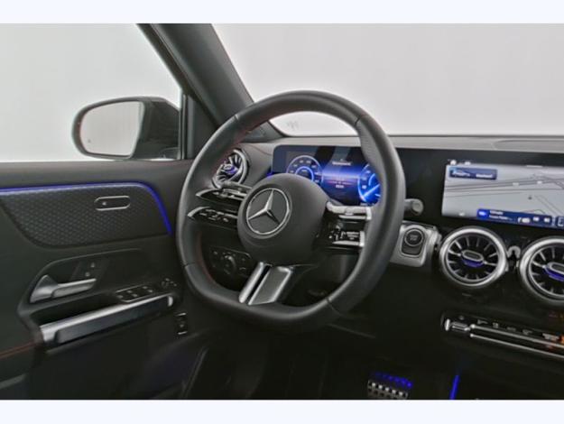 MERCEDES-BENZ EQB 250 + AMG Pack Night Pano Attelage  