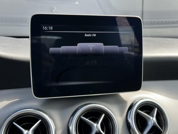 MERCEDES-BENZ GLA 200 d Sensation  