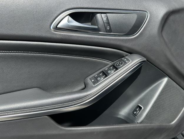 MERCEDES-BENZ GLA 200 d Sensation  