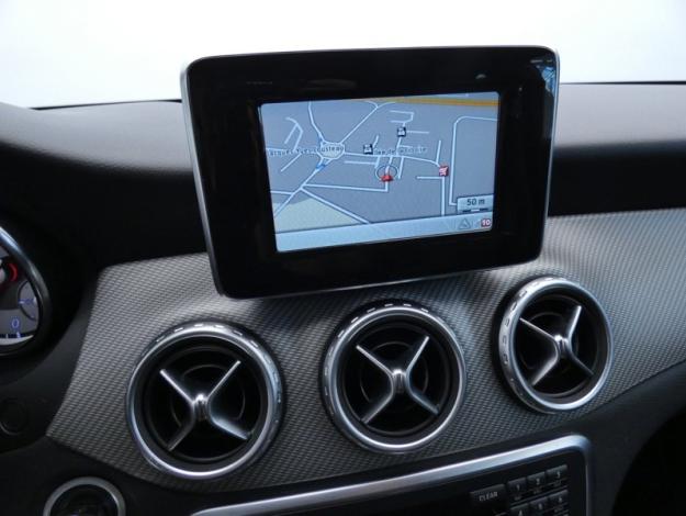 MERCEDES-BENZ GLA 200 d  