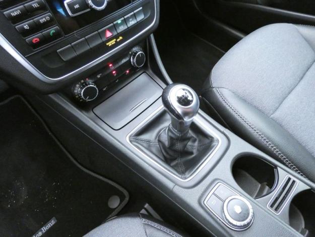 MERCEDES-BENZ GLA 200 d  