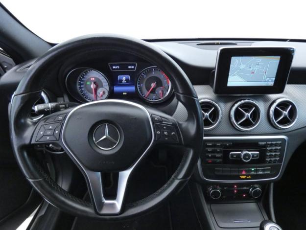 MERCEDES-BENZ GLA 200 d  