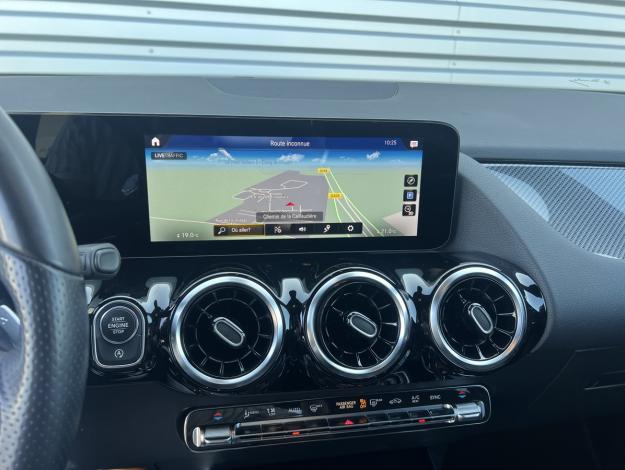 MERCEDES-BENZ GLA 200 d AMG Line  
