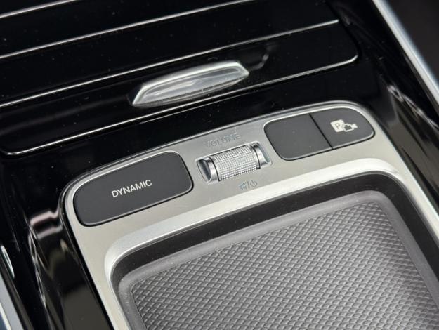 MERCEDES-BENZ EQA 250+ AMG Line  