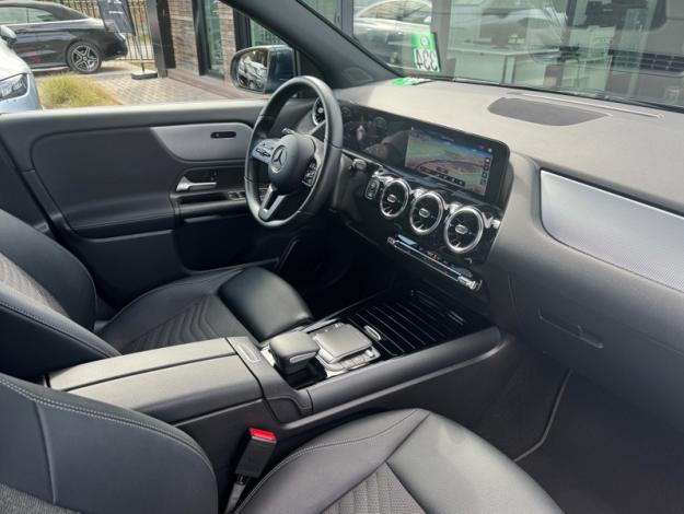 MERCEDES-BENZ GLA 180 D STYLE  