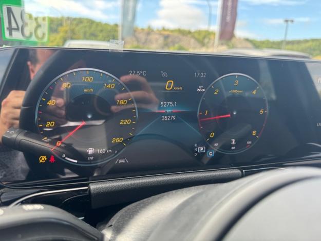 MERCEDES-BENZ GLA 180 D STYLE  