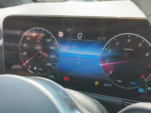 MERCEDES-BENZ GLA 180 Business Line - SAGA Huy (+32 85 23 69 00) 