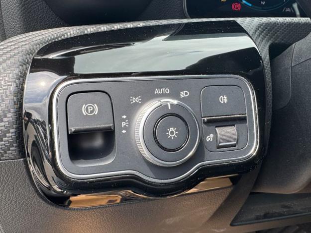 MERCEDES-BENZ A 180 d berline Business Line  