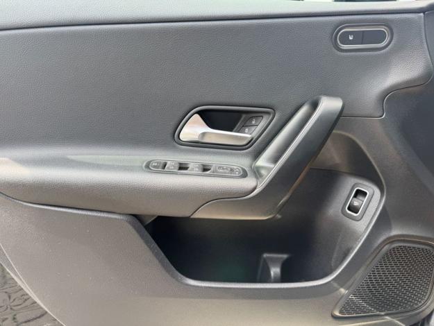 MERCEDES-BENZ A 180 d berline Business Line  