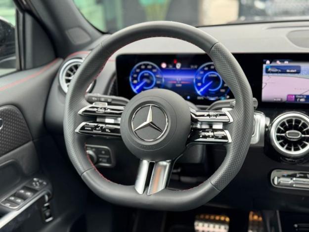 MERCEDES-BENZ EQB EQB 300 4MATIC AMG Line