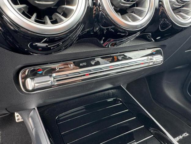 MERCEDES-BENZ EQB EQB 300 4MATIC AMG Line