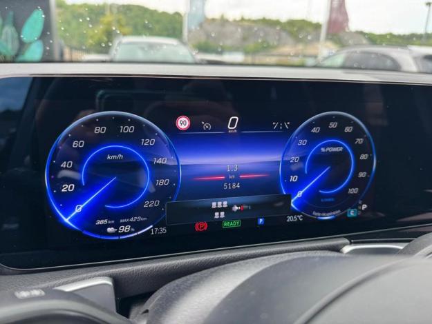 MERCEDES-BENZ EQB EQB 300 4MATIC AMG Line