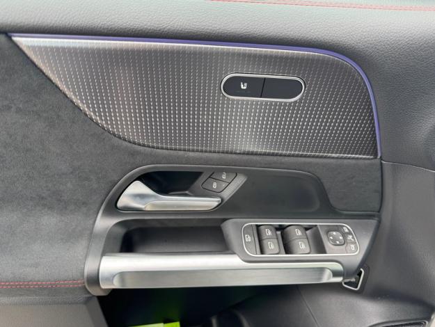 MERCEDES-BENZ EQB EQB 300 4MATIC Edition