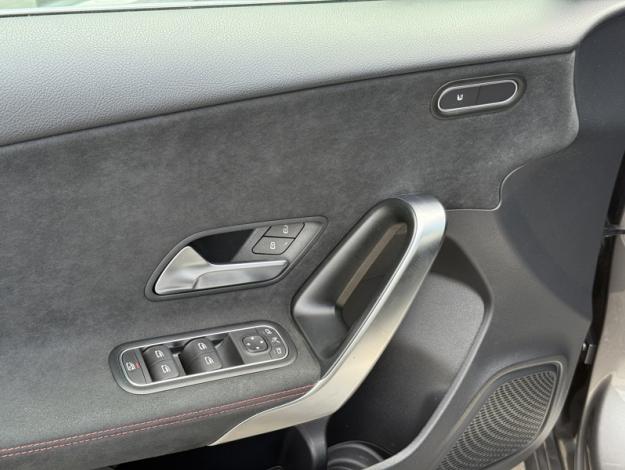 MERCEDES-BENZ A 180 Pack AMG Facelift  