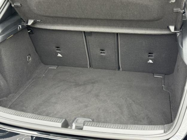 MERCEDES-BENZ A-Klasse A 180 d Launch Edition