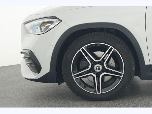 MERCEDES-BENZ GLA 180 d AMG Pack Night Toit Pano  