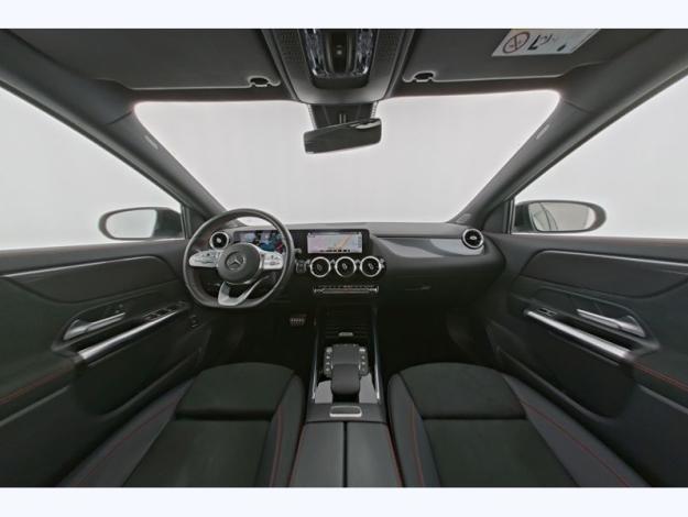 MERCEDES-BENZ GLA 180 d AMG Pack Night Toit Pano  