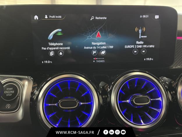 MERCEDES-BENZ GLB 200 AMG Line  
