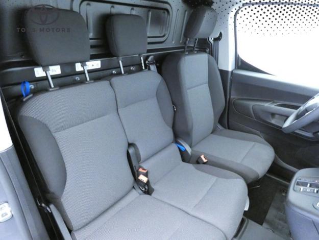 TOYOTA Proace City Medium 1.5L 130 D-4D BVA Start Pack Look 3P  
