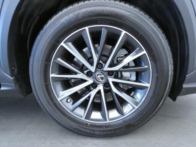 LEXUS NX 450H+ PHEV 4WD LUXE PACK DESIGN.  