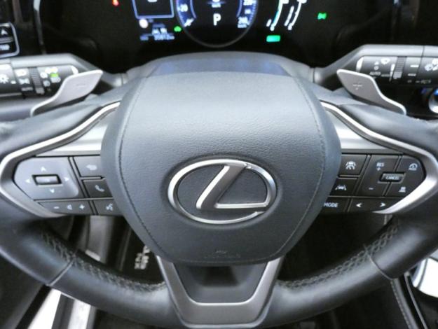 LEXUS NX 450H+ PHEV 4WD LUXE PACK DESIGN.  
