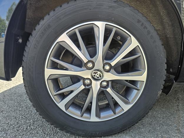 TOYOTA Yaris 110 VVT-i Design Y20 CVT  