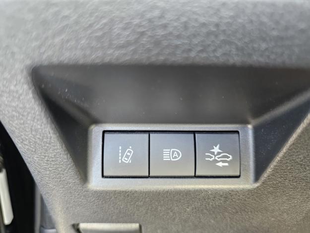 TOYOTA Yaris 110 VVT-i Design Y20 CVT  