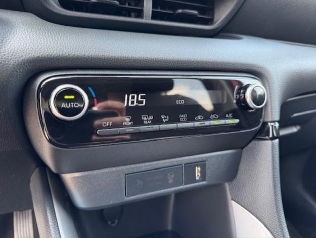 TOYOTA Yaris Hybride Hybride 116h Design  
