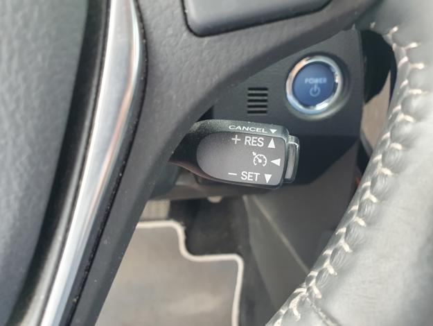 TOYOTA Auris 1.8 HYBRID 136 CVT AUTO TECHNOLINE  