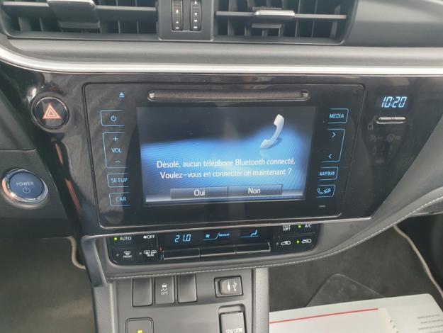 TOYOTA Auris 1.8 HYBRID 136 CVT AUTO TECHNOLINE  
