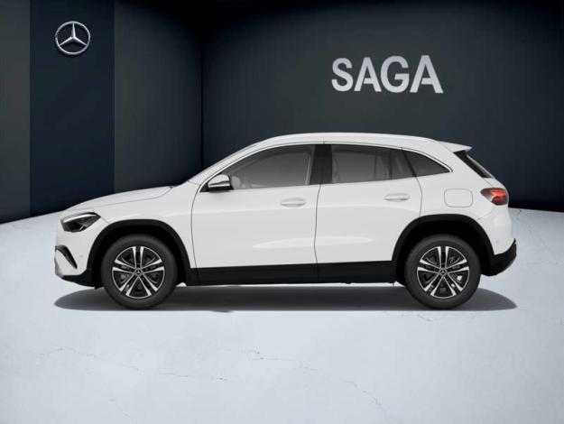 MERCEDES-BENZ GLA 180   Essential Line