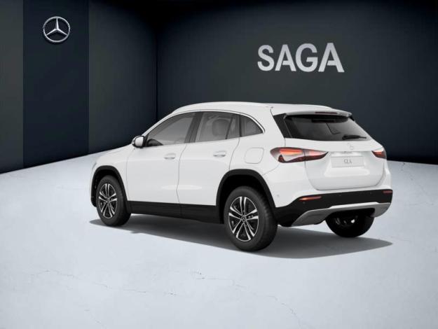 MERCEDES-BENZ GLA 180   Essential Line