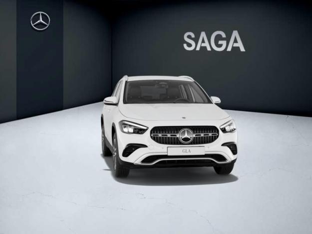 MERCEDES-BENZ GLA 180   Essential Line