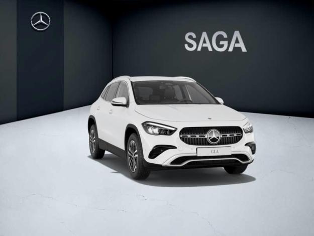MERCEDES-BENZ GLA 180   Essential Line