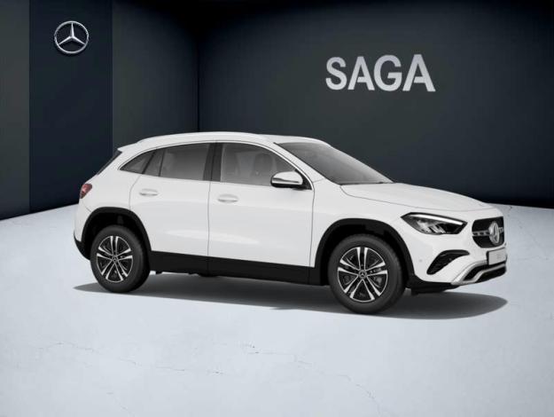 MERCEDES-BENZ GLA 180   Essential Line