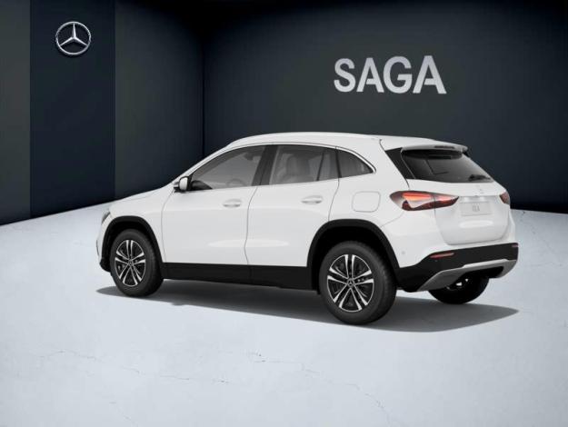 MERCEDES-BENZ GLA 180   Essential Line