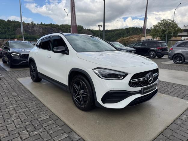 MERCEDES-BENZ GLA 180 AMG LINE  