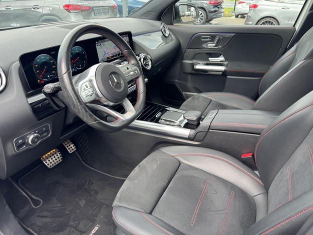 MERCEDES-BENZ GLA 180 AMG LINE  