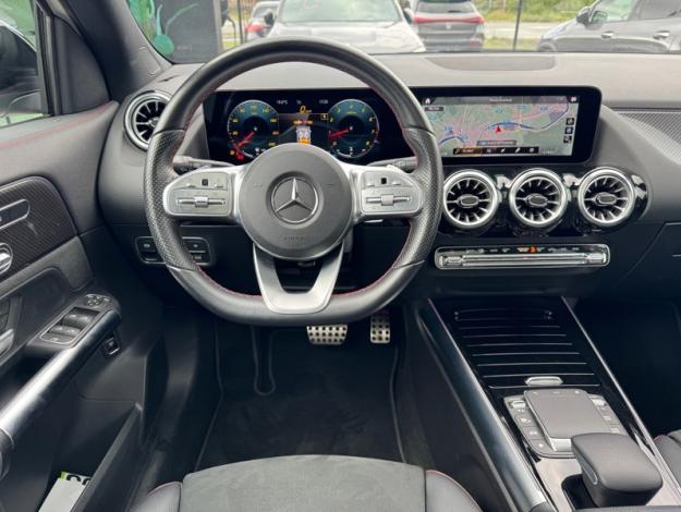 MERCEDES-BENZ GLA 180 AMG LINE  