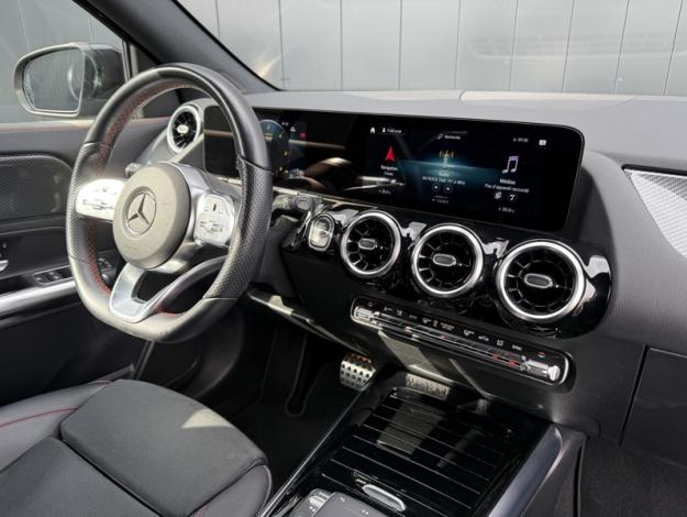 MERCEDES-BENZ GLA 200 d AMG Line  