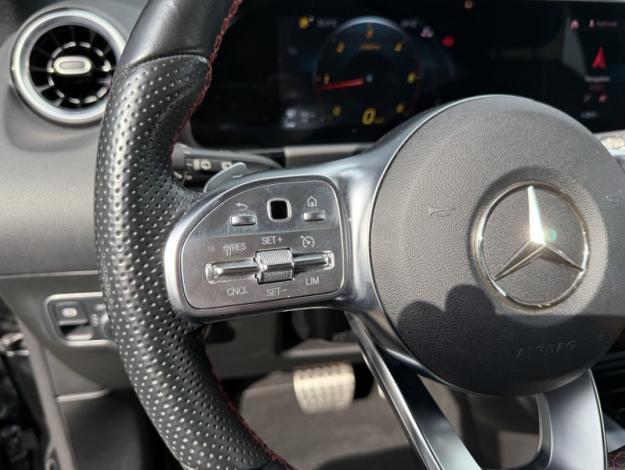 MERCEDES-BENZ GLA 200 d AMG Line  