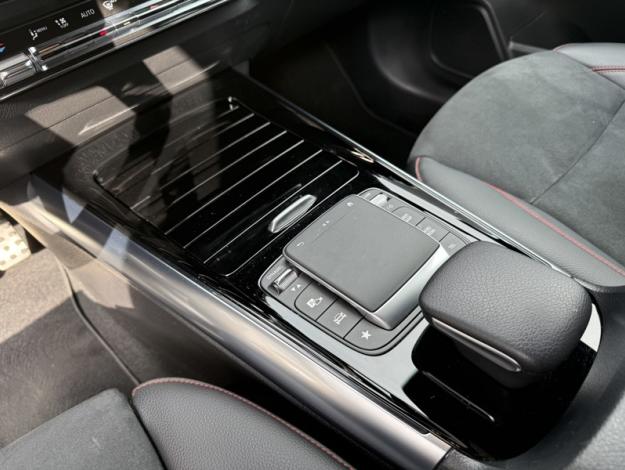 MERCEDES-BENZ GLA 200 d AMG Line  