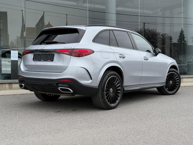 MERCEDES-BENZ GLC 300 e 4M AMG Night Pano Burmester  