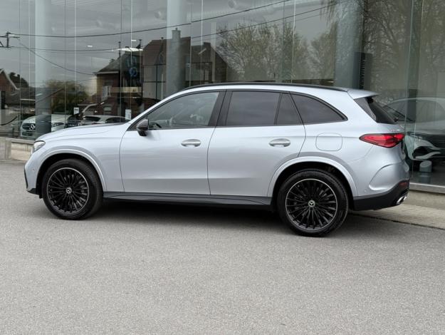 MERCEDES-BENZ GLC 300 e 4M AMG Night Pano Burmester  