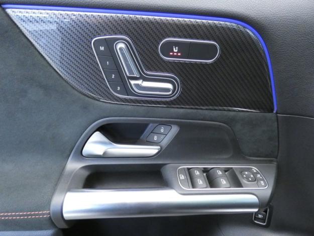 MERCEDES-BENZ GLA 200 d AMG Line  