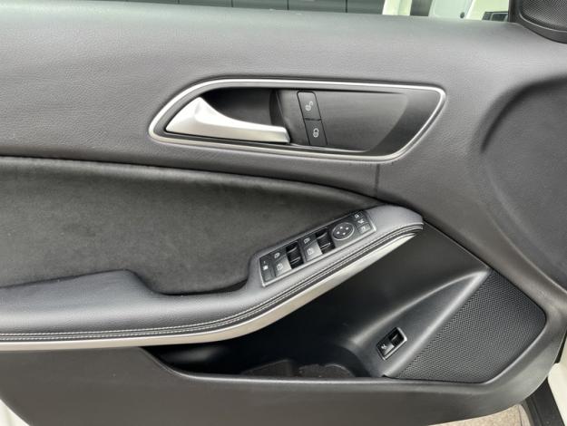 MERCEDES-BENZ GLA 200 d WhiteArt Edition  Classe GLA/ X156 GLA 200 d WhiteArt Edition