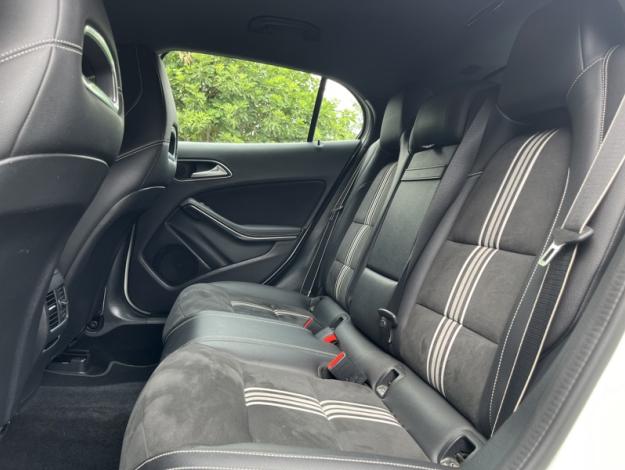 MERCEDES-BENZ GLA 200 d WhiteArt Edition  Classe GLA/ X156 GLA 200 d WhiteArt Edition