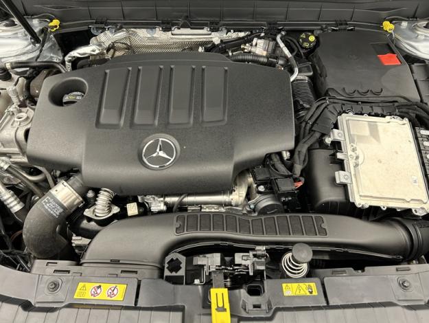 MERCEDES-BENZ GLB 200 d Progressive Line  