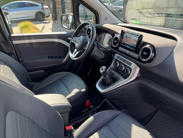 MERCEDES-BENZ T-Class T 180 d PROGRESSIVE  